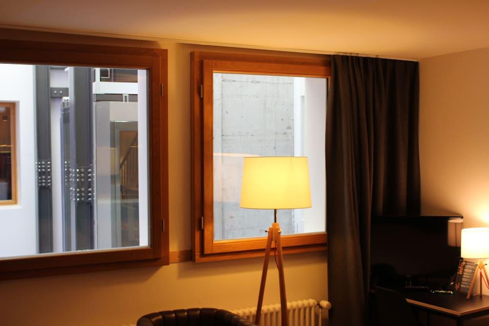 East-West Riverside Hotel