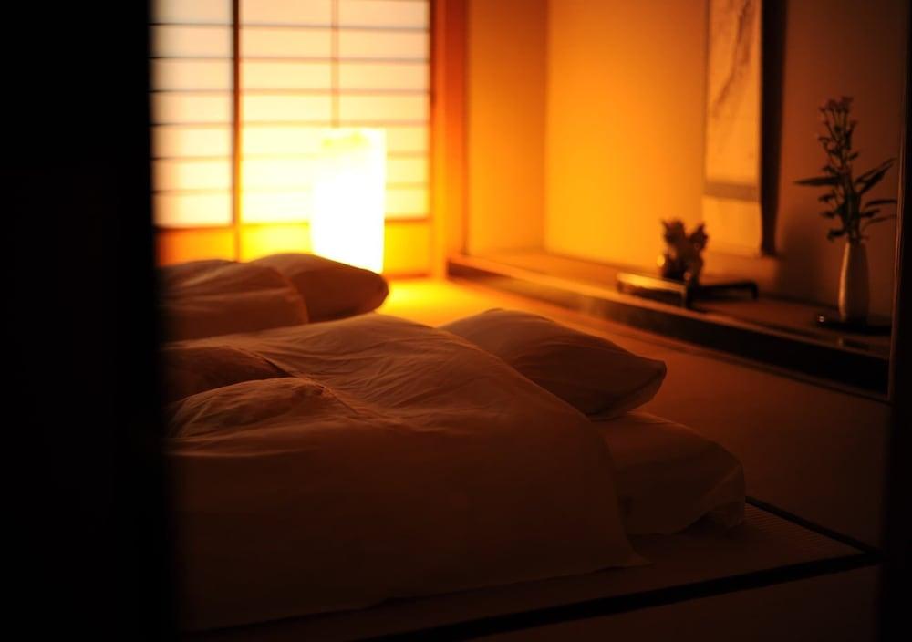 Yamanaka Onsen Shirasagiyu Tawaraya