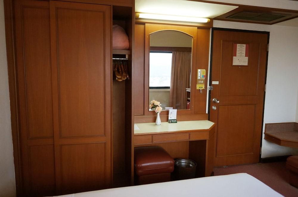 Hatyai Central Hotel