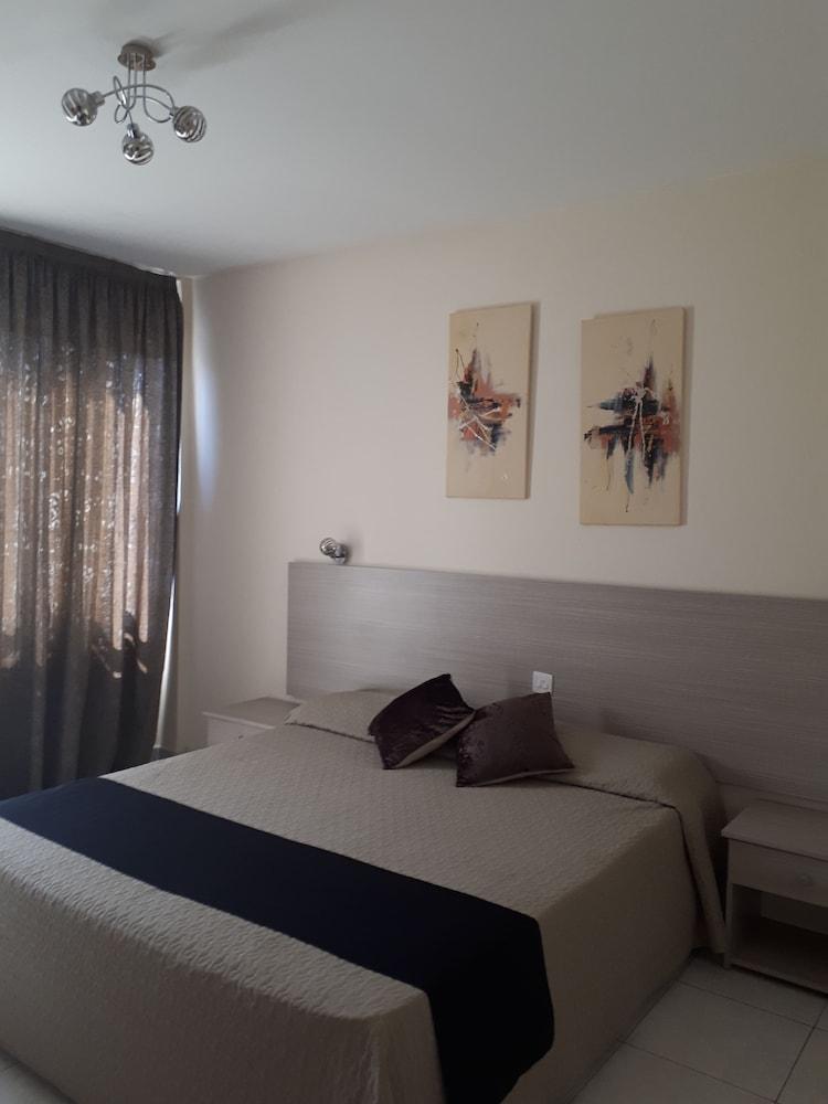 Tasiana Hotel Apartments Complex