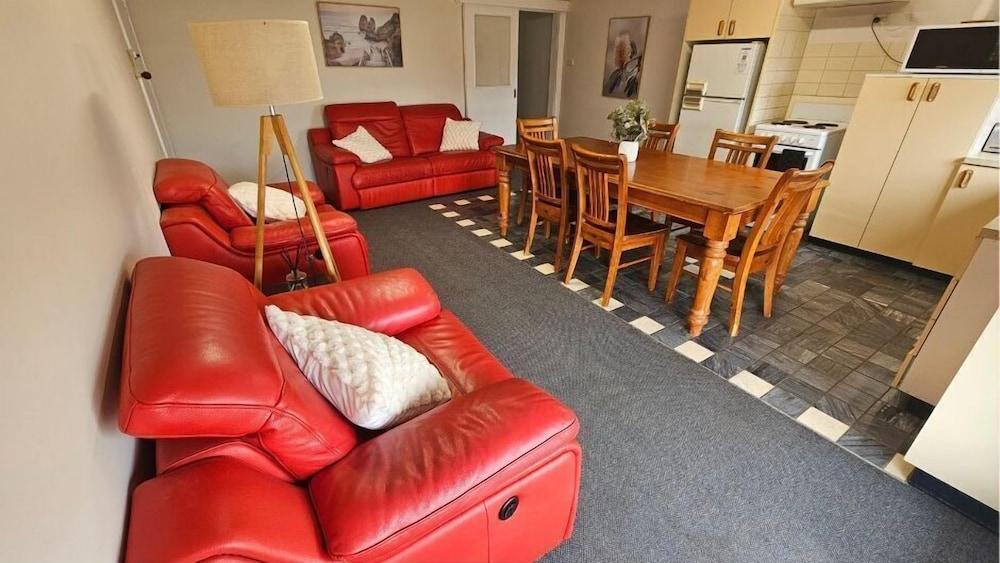 High View Family Cottages