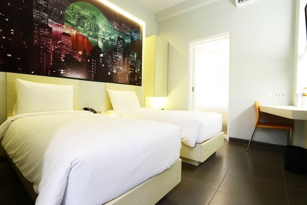 Cleo Walikota Surabaya