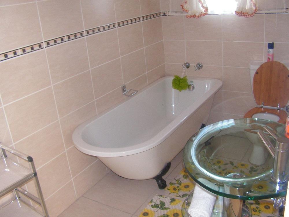 Moshitametsi Guesthouse