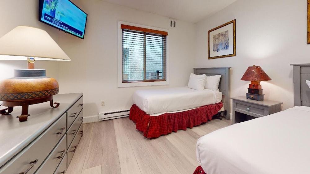 Vantage Point - CoralTree Residence Collection