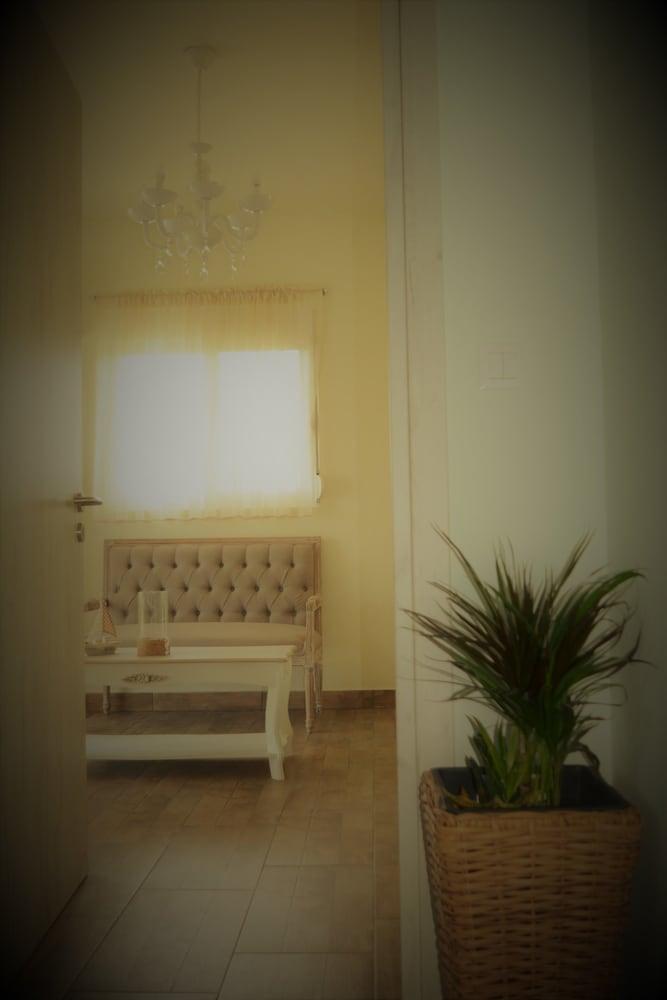 Anelia Boutique Studios & Apartments