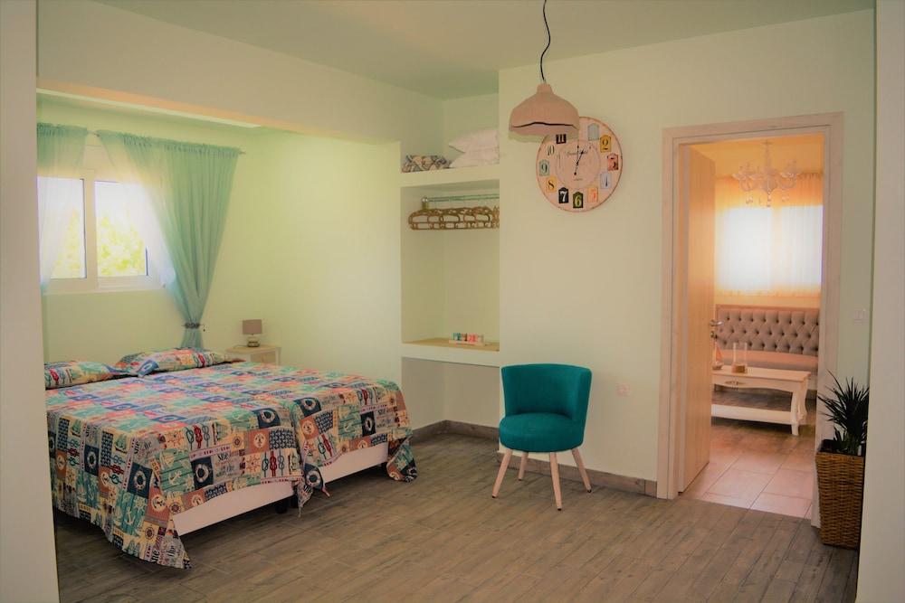 Anelia Boutique Studios & Apartments