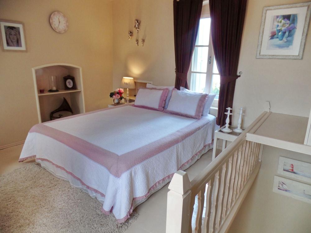 8 Oda Boutique Homes