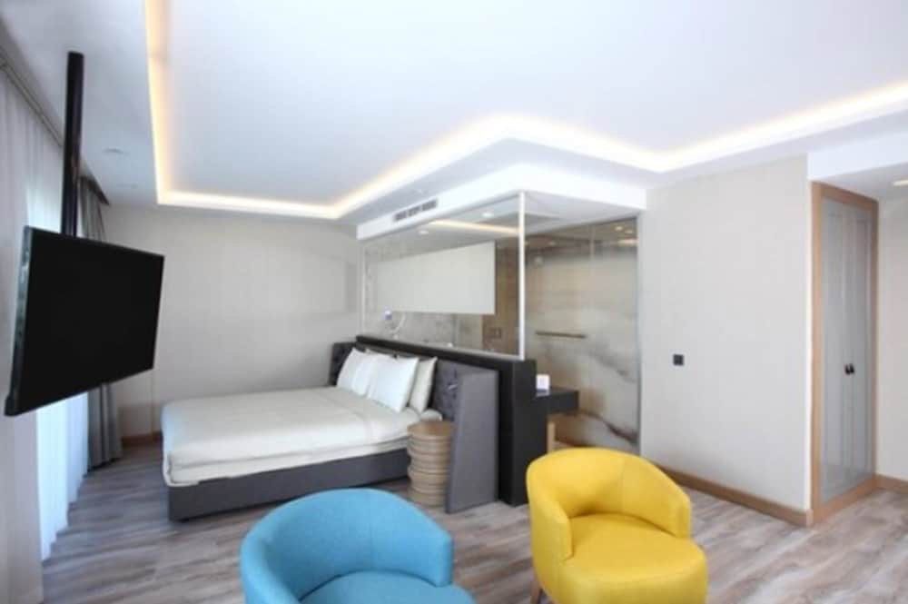 Eskiceshme - Adults Only - Special Class