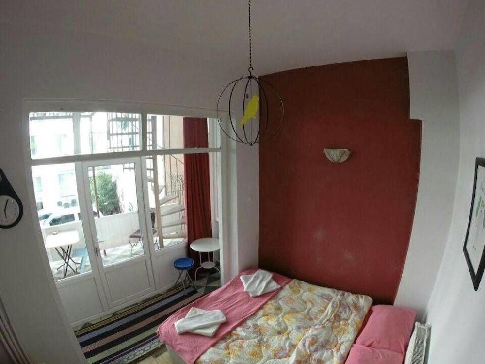 Innjoy Hostel - Adults Only