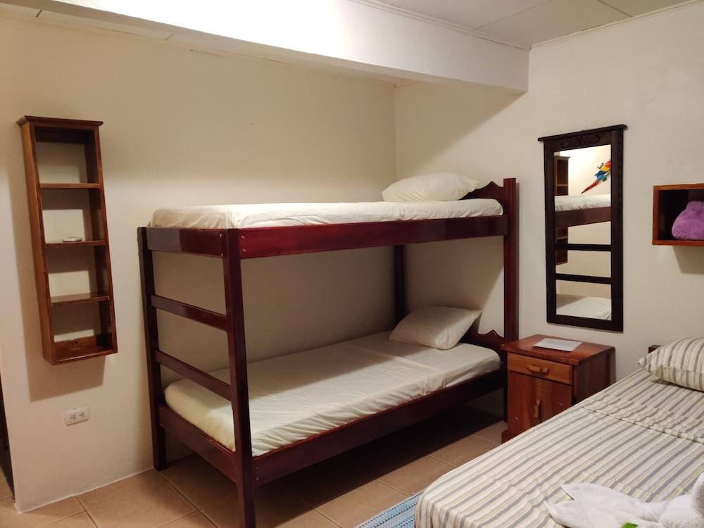 Cabinas Pura Vida Bed & Breakfast