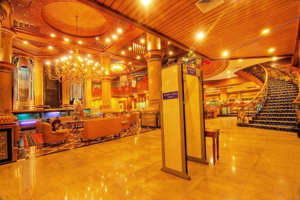 Planet Holiday Hotel & Residence