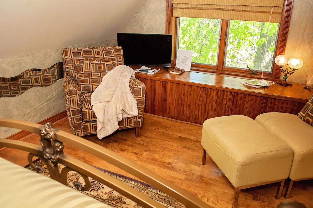 The Historic Webster House