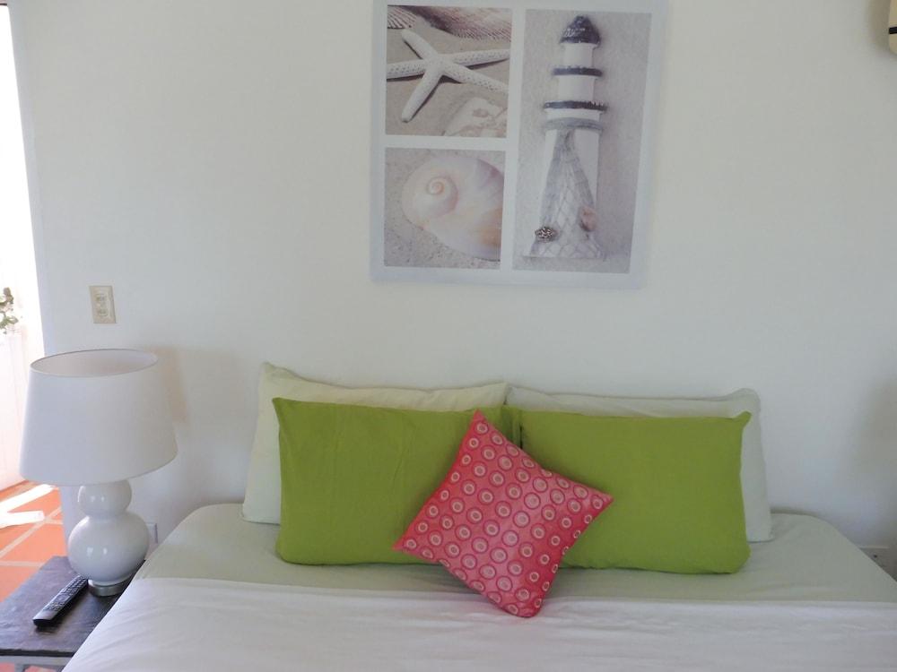 Karibu Aruba Boutique Hotel