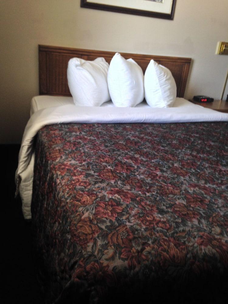 Bancroft Inn & Suites