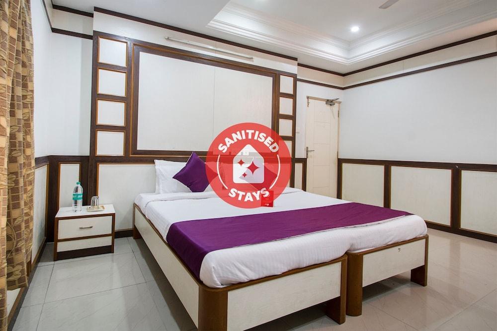 OYO Flagship 983 Hotel Surya Residency