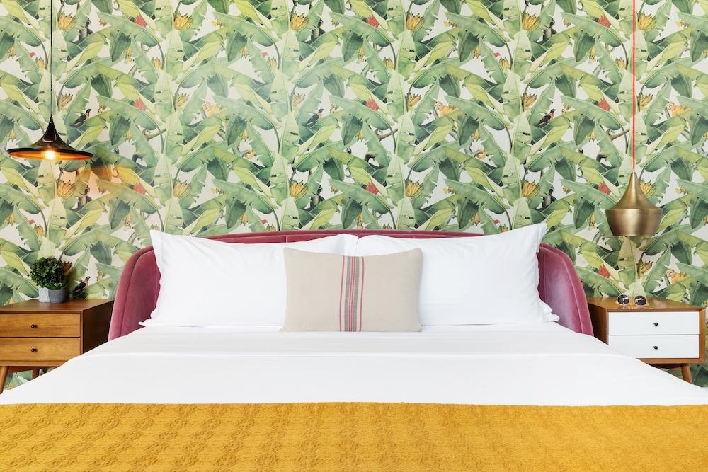 ARRIVE Palm Springs - Adults Only