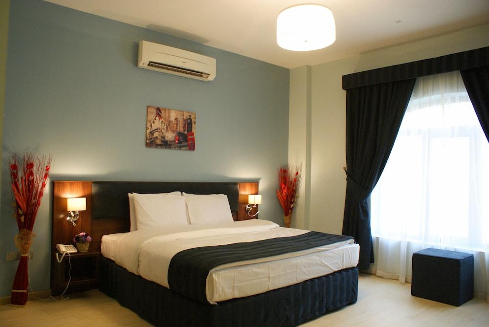 Weekend Hotel Apartments