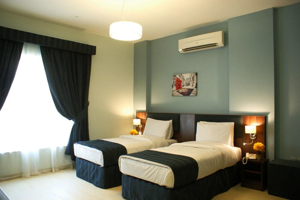 Weekend Hotel Apartments