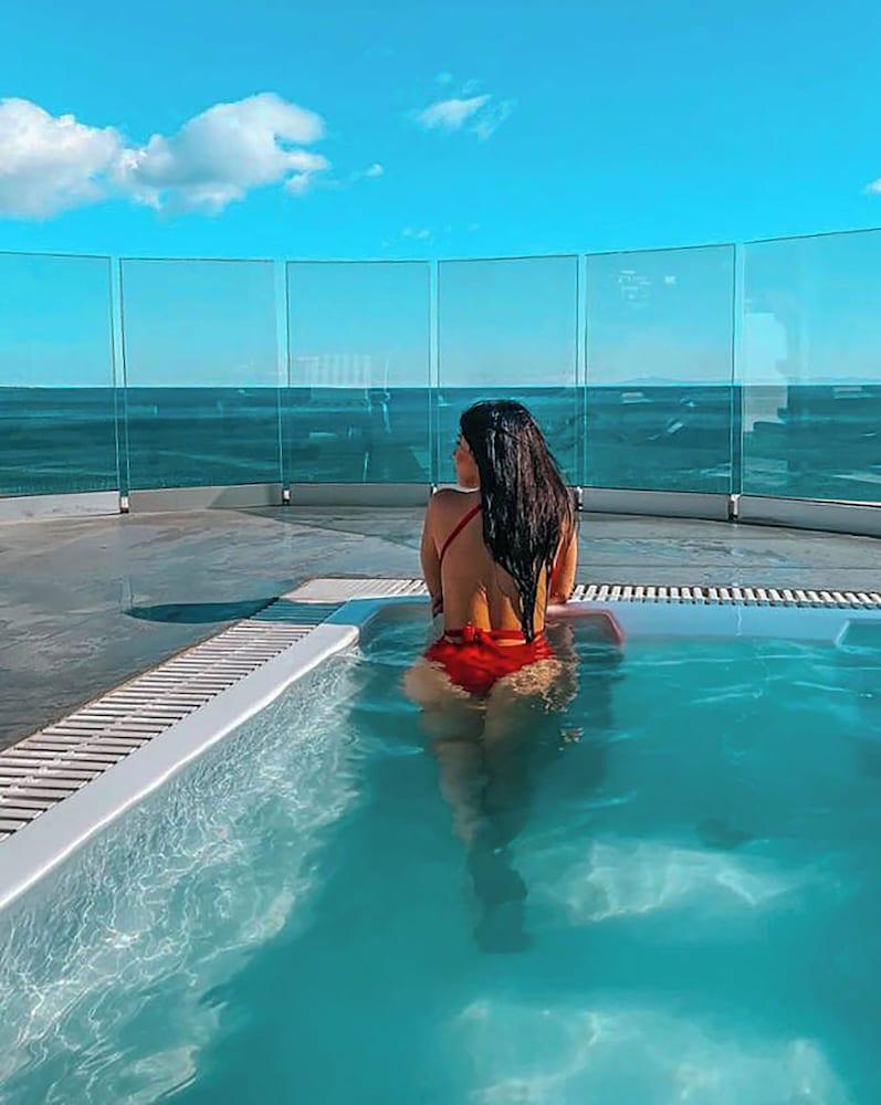 Panorama Suites & Spa