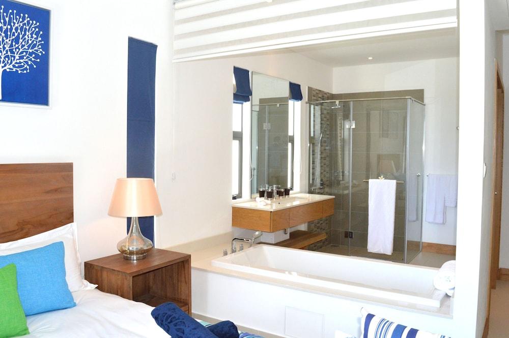 Rose Des Sables Beachfront Apartments