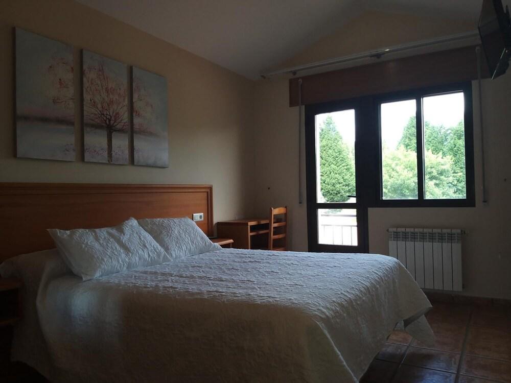 Hostal Restaurante O Cadaval