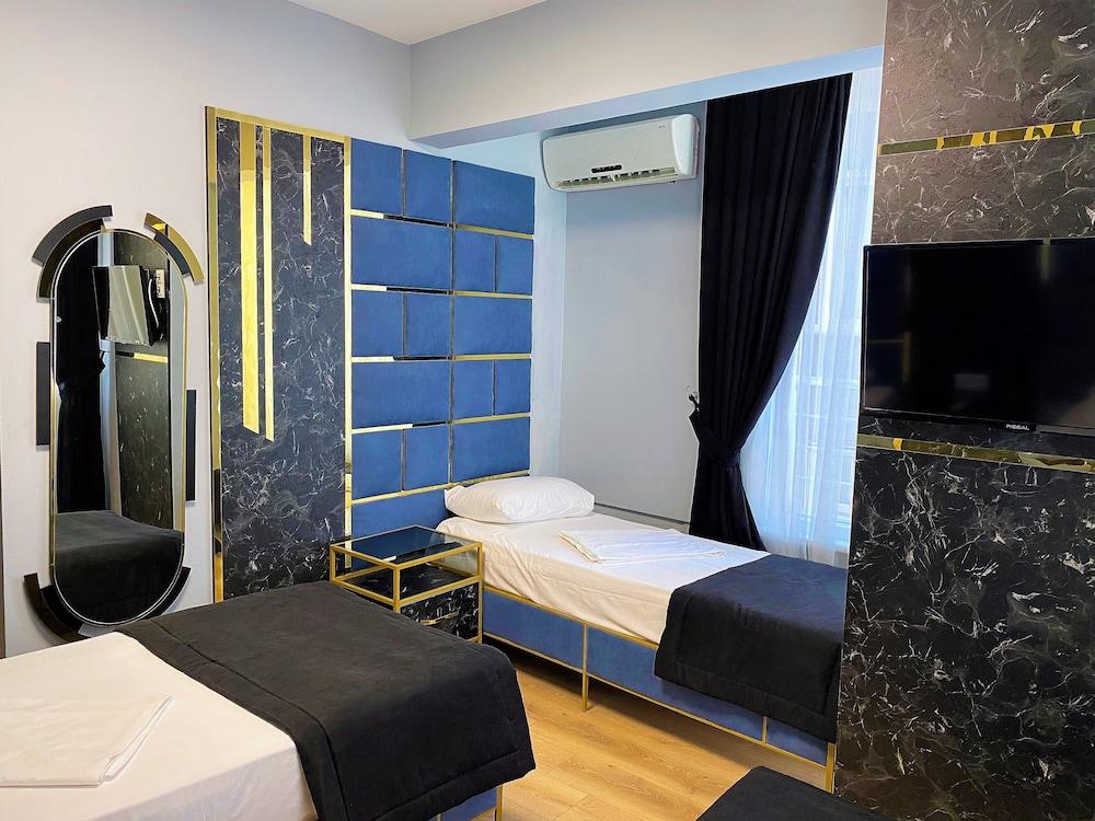 Orange Airport Hotel