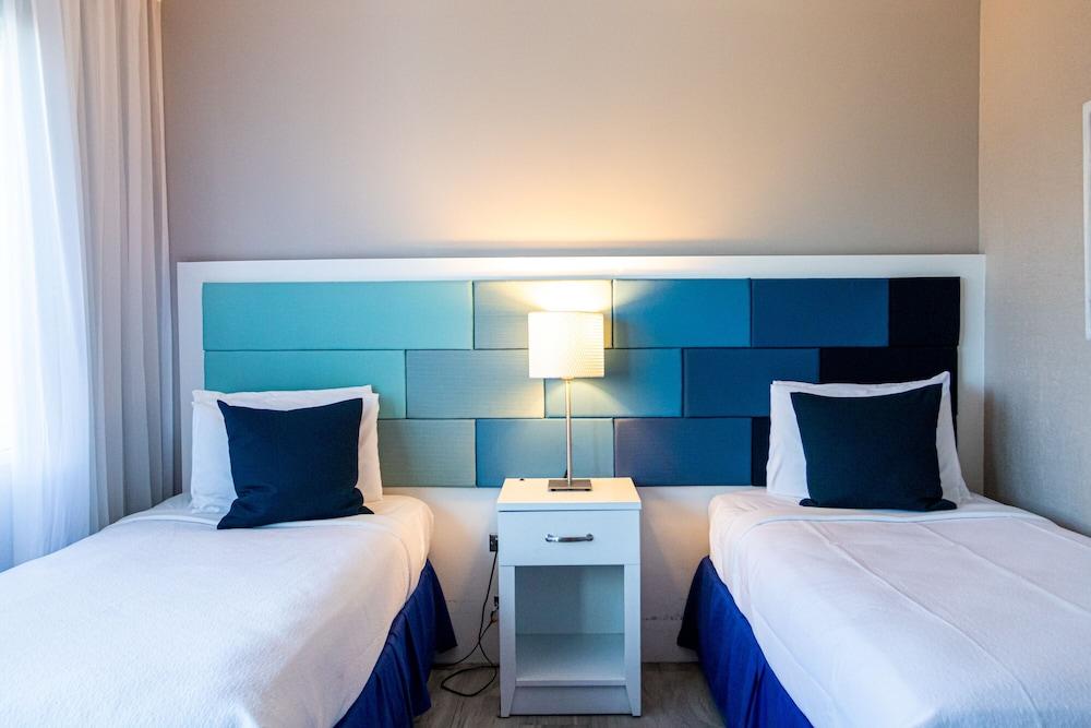 The Wave Hotel Condado