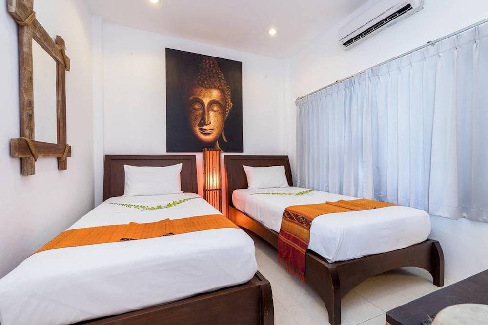 3 Bedroom Beach Front Villa Bangrak