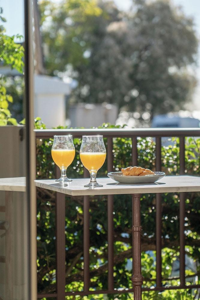 Lemonia Accommodations