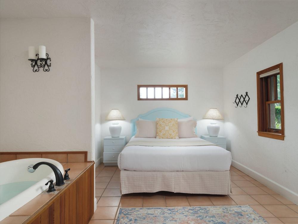 Arch Cape Inn and Retreat - Cannon Beach