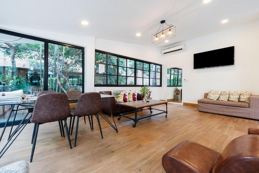 The One Sabai Living