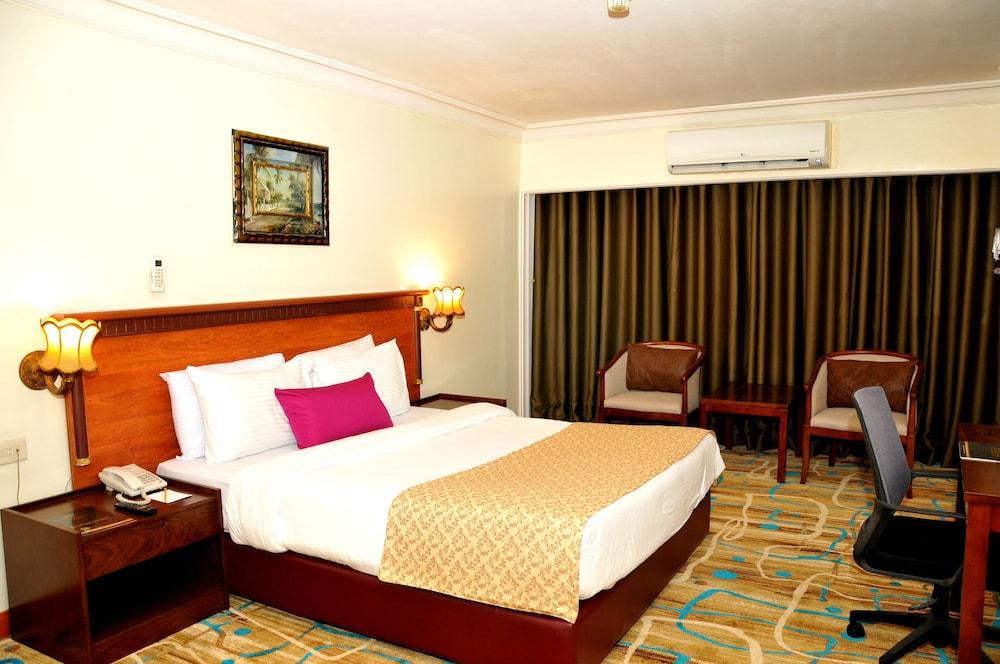 Hotel Apollo Dimora ابولو ديمورا