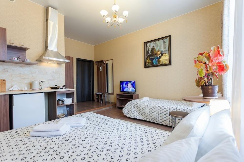 LeoHotels On Rizhskiy