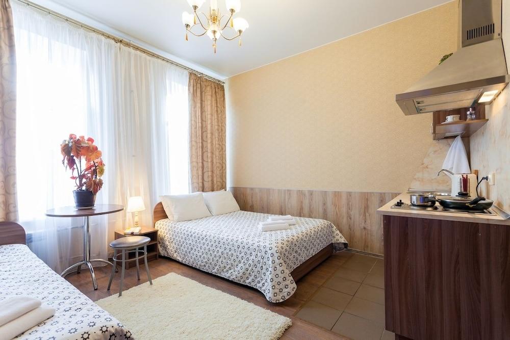 LeoHotels On Rizhskiy
