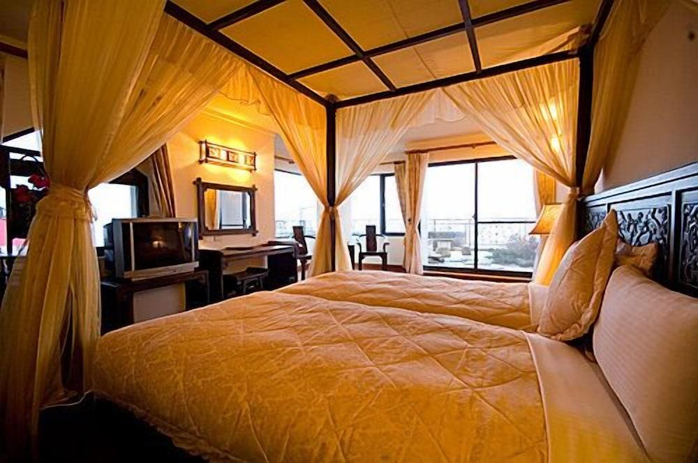 Chun Jing Hillview Villa