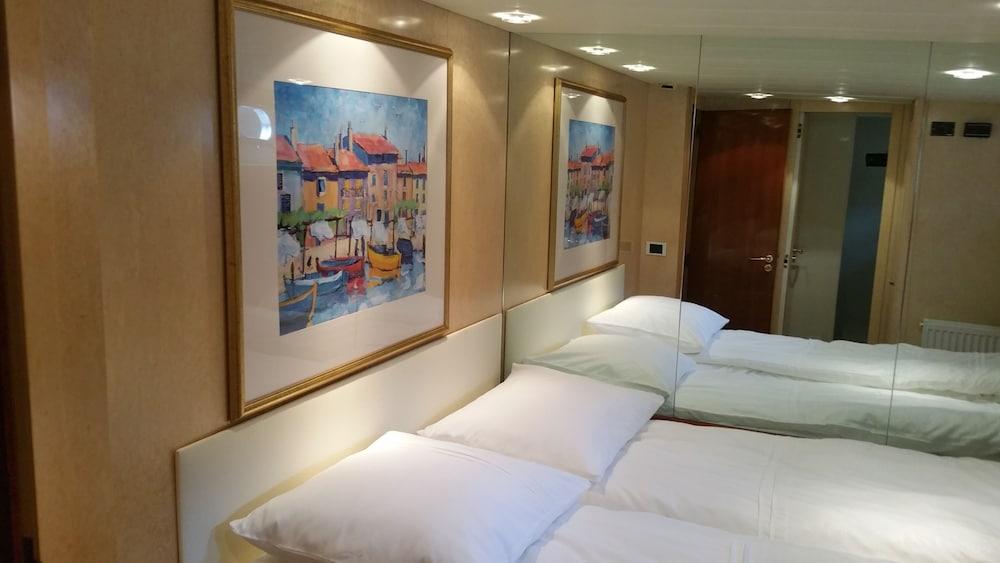 Christina Onassis Yachthotel