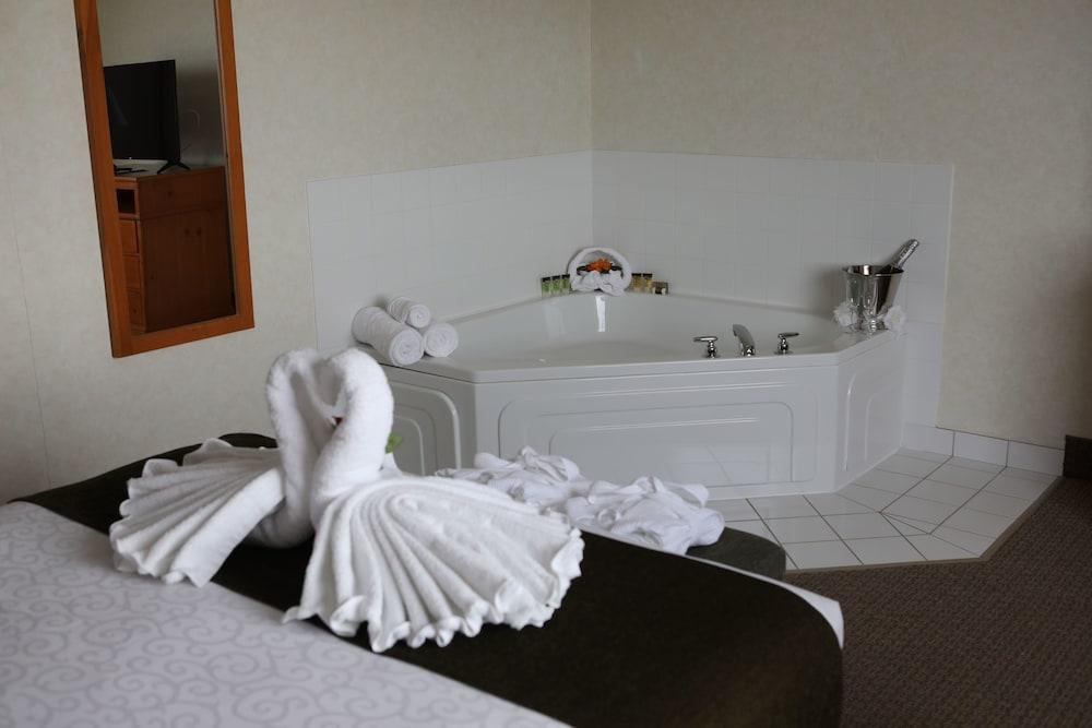 Continental Inn & Suites