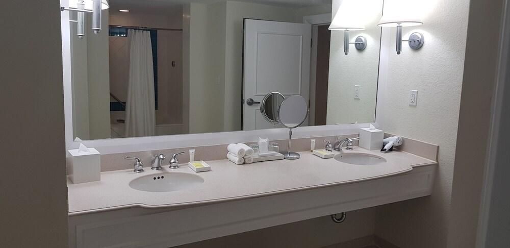 Lighthouse Pointe at Grand Lucayan - All Inclusive