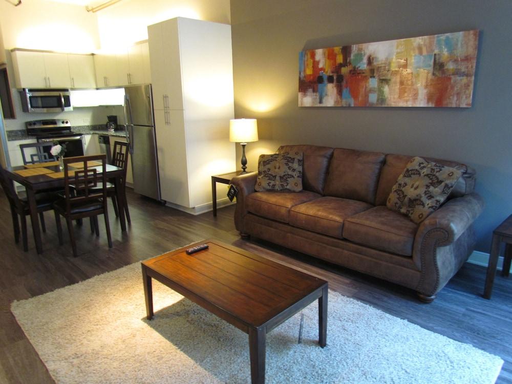 Luxury Loft Next to Staples Center