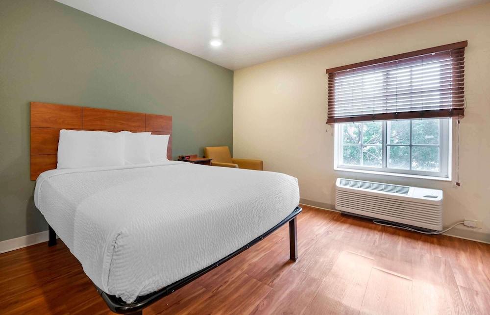 Extended Stay America Select Suites - Lake Worth