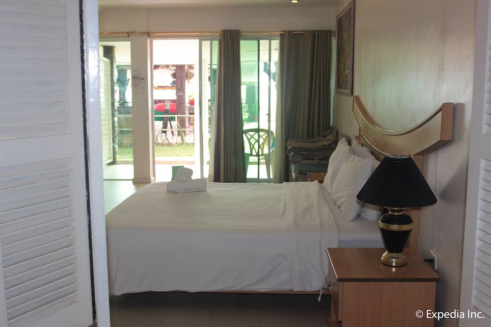 Wild Orchid Beach Resort