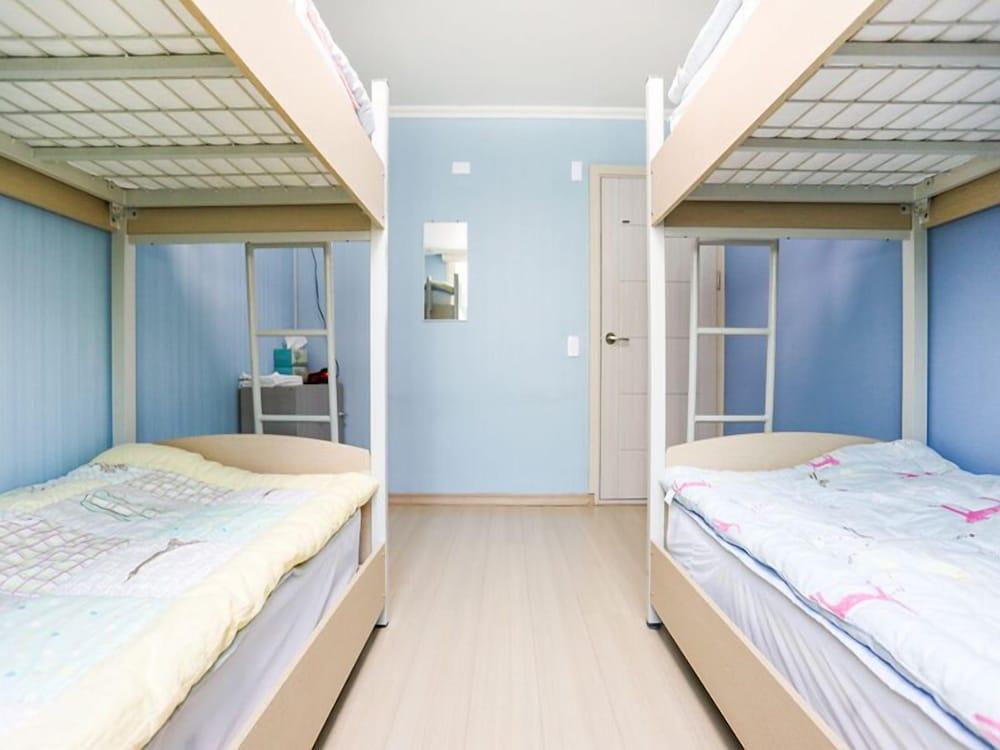 Beluga Guest House - Hostel