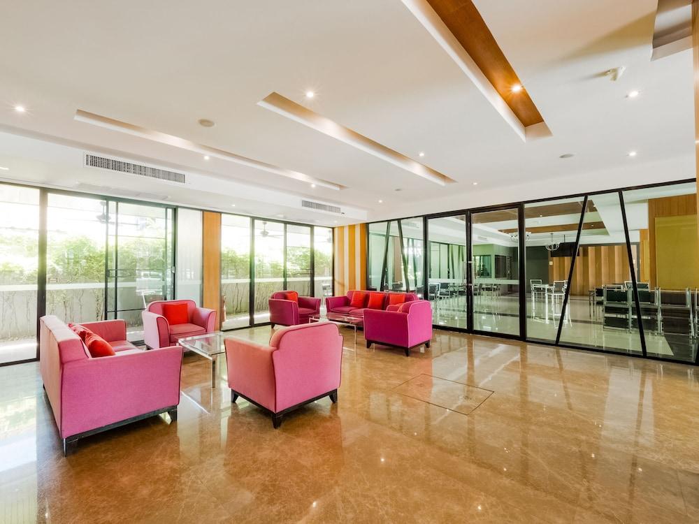 CAPITAL O 1102 The SP Boutique