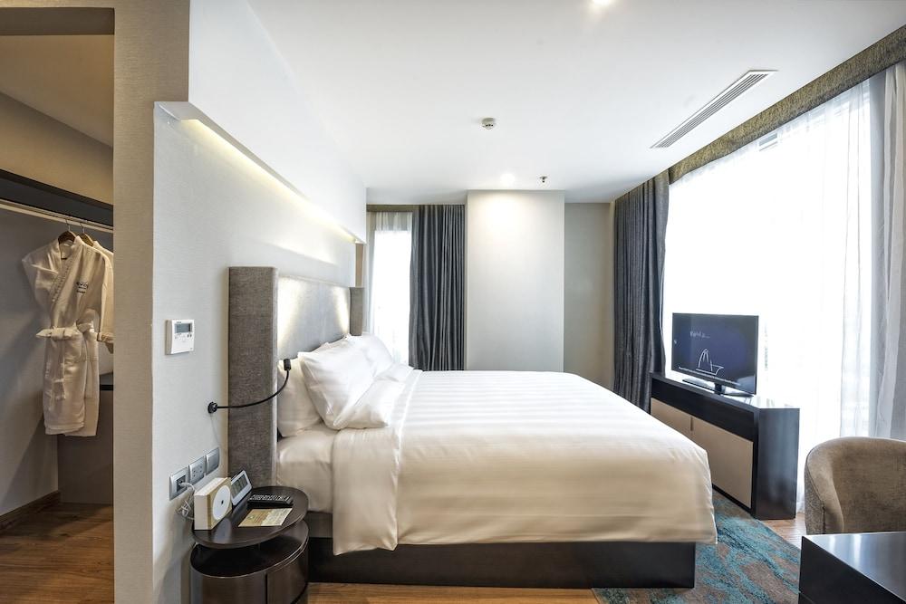 Novotel Suites Hanoi