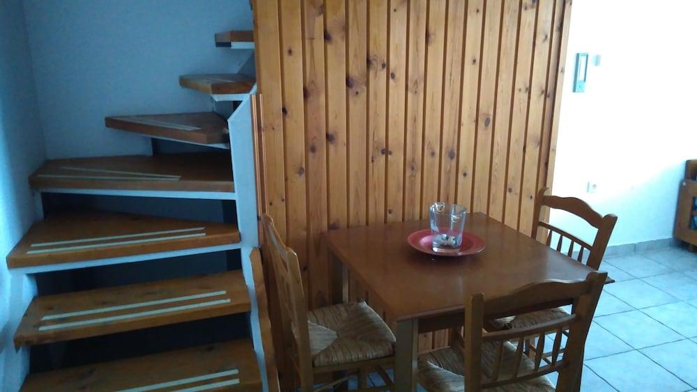 Dreamview Apartments