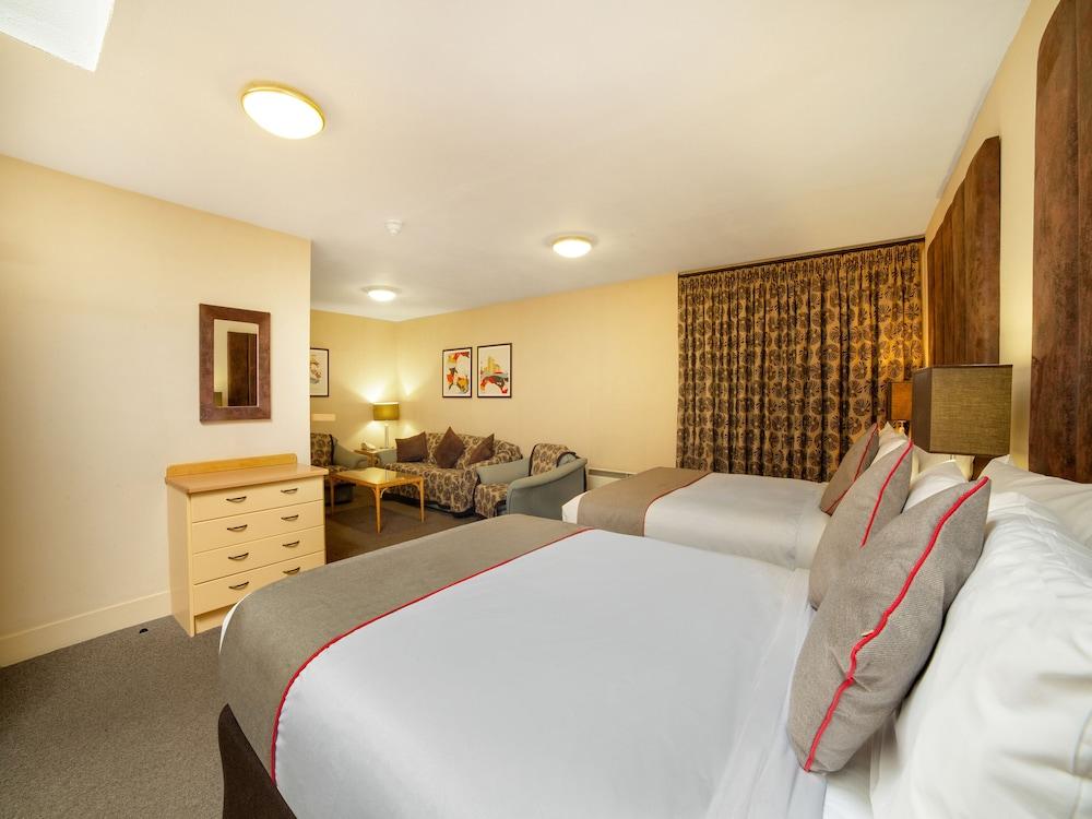 Brentwood Aberdeen City Centre near Union Street