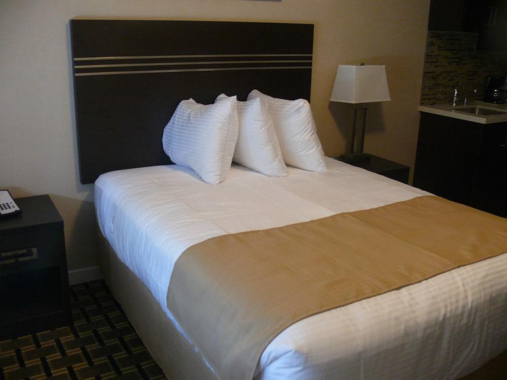 Super 8 by Wyndham Watrous