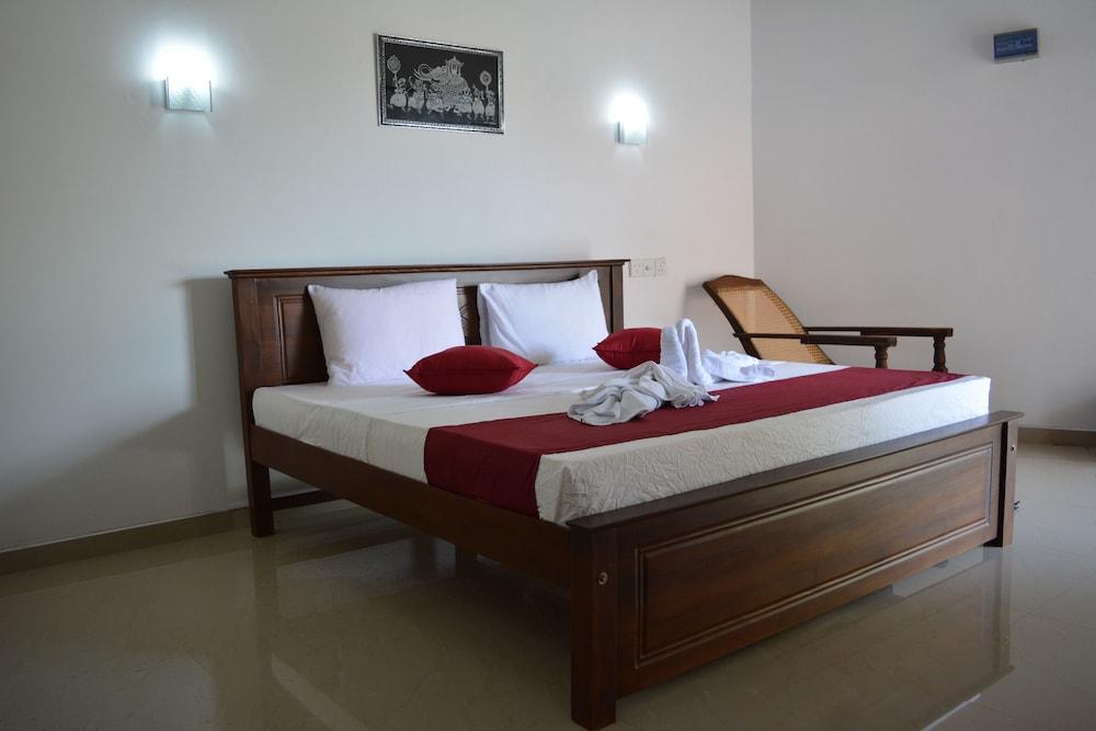 Lagoon Resort Goviyapana