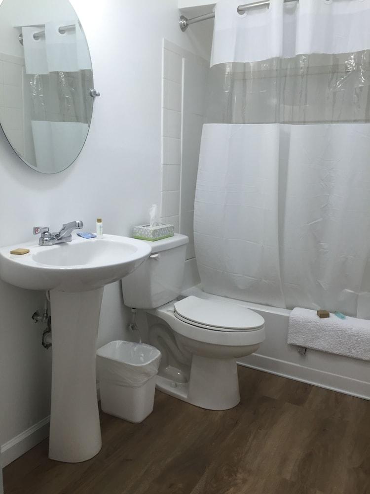 Lake Inn and Restaurant