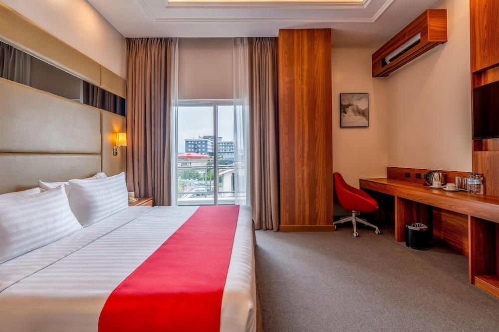 Best Western Plus Hotel Subic